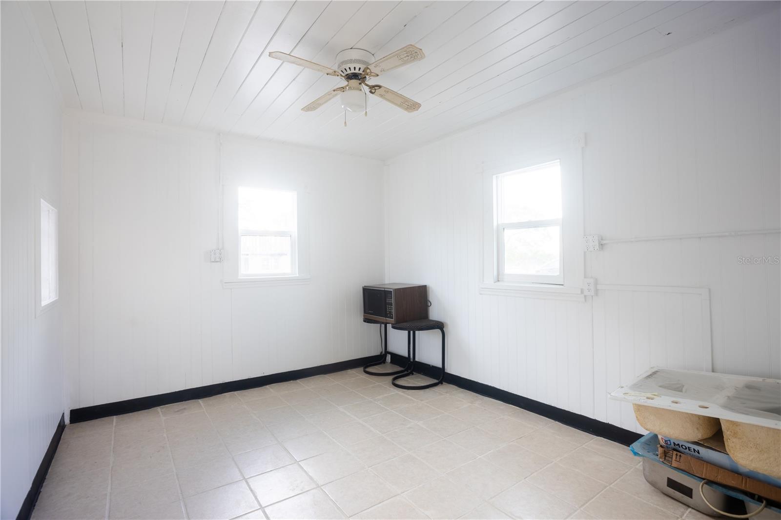 HARRISON W T SUB - Commercial Lease