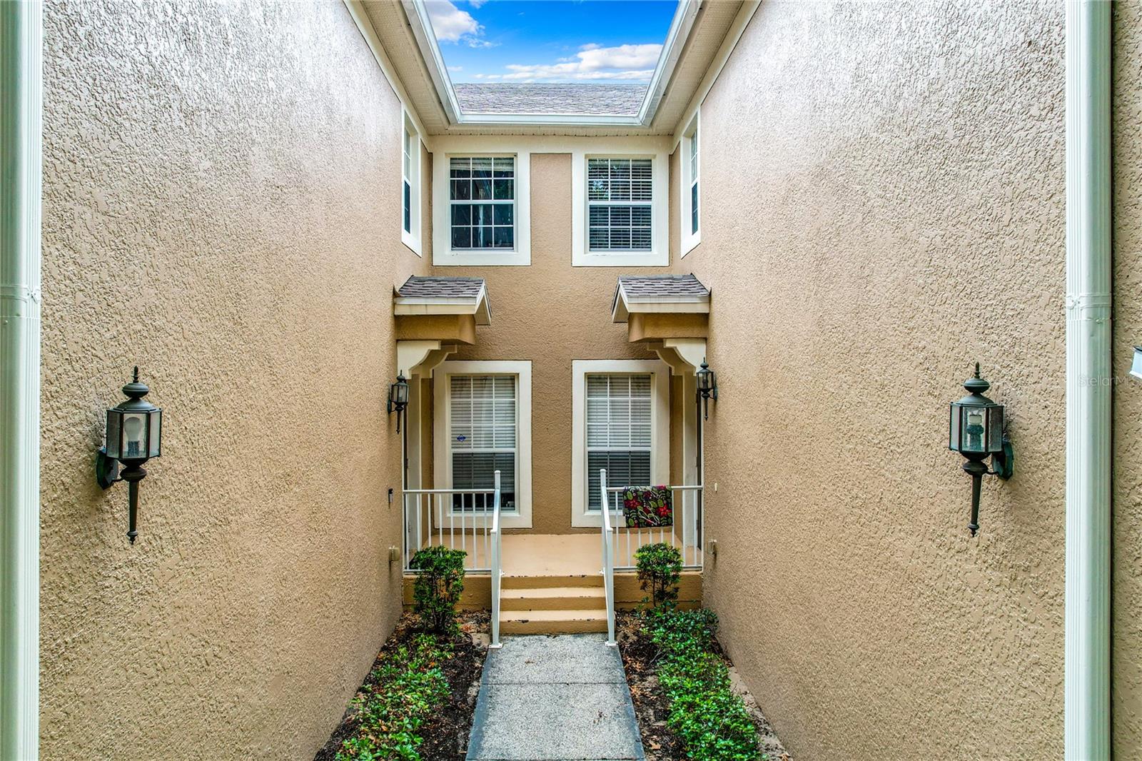 CARRIAGE HOMES/STONEBRIDGE COM - Residential Lease