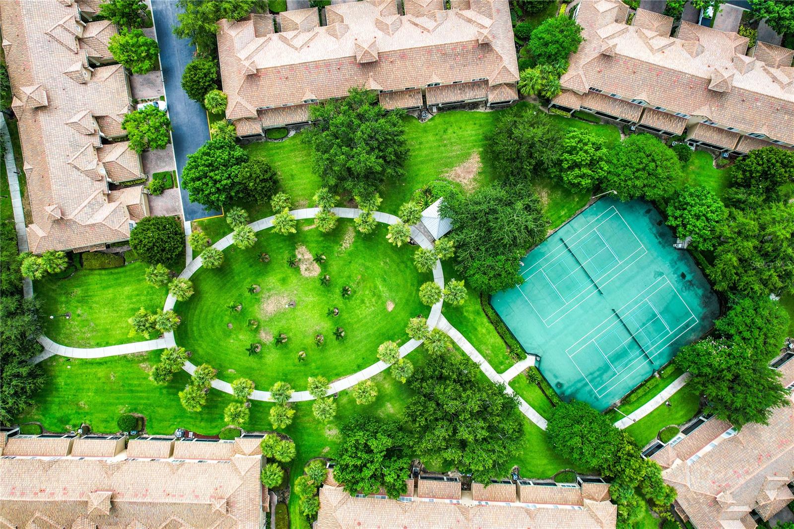 CARRIAGE HOMES/STONEBRIDGE COM - Residential Lease