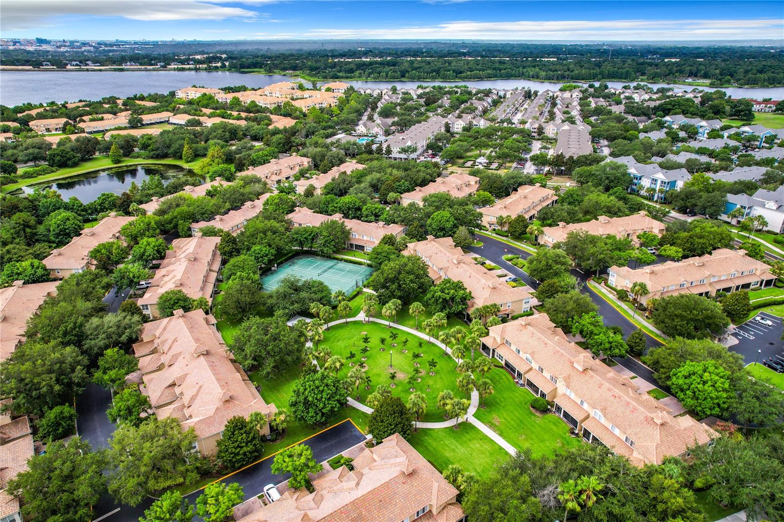 CARRIAGE HOMES/STONEBRIDGE COM - Residential Lease