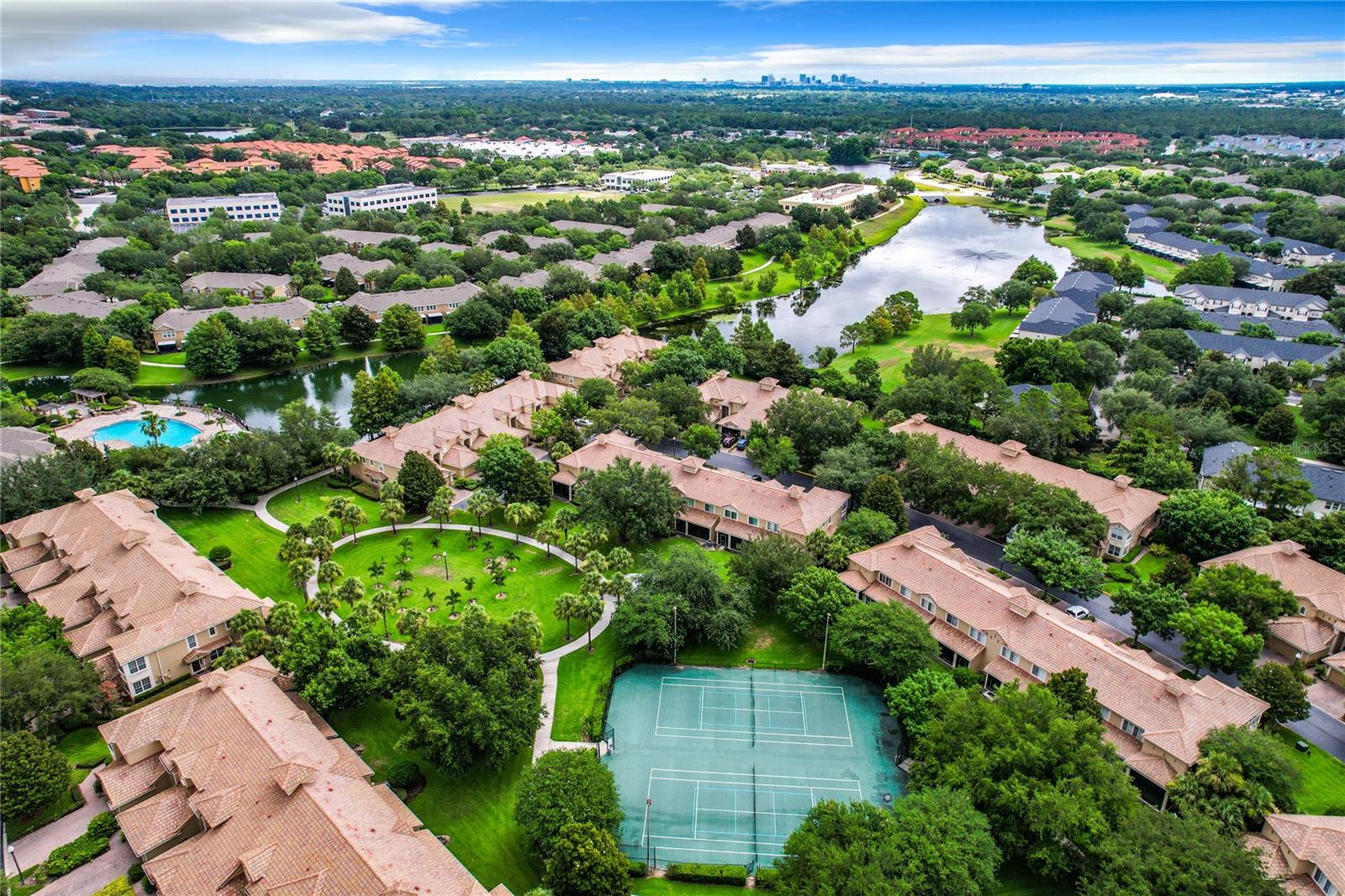 CARRIAGE HOMES/STONEBRIDGE COM - Residential Lease