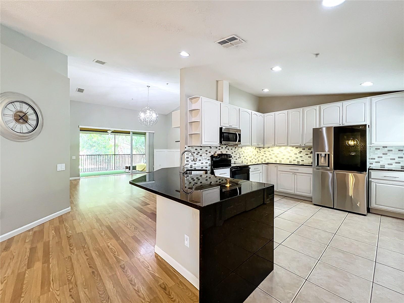 CARRIAGE HOMES/STONEBRIDGE COM - Residential Lease