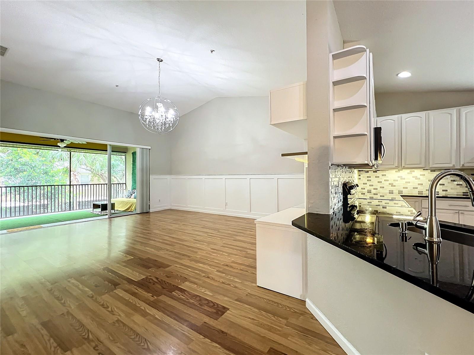 CARRIAGE HOMES/STONEBRIDGE COM - Residential Lease