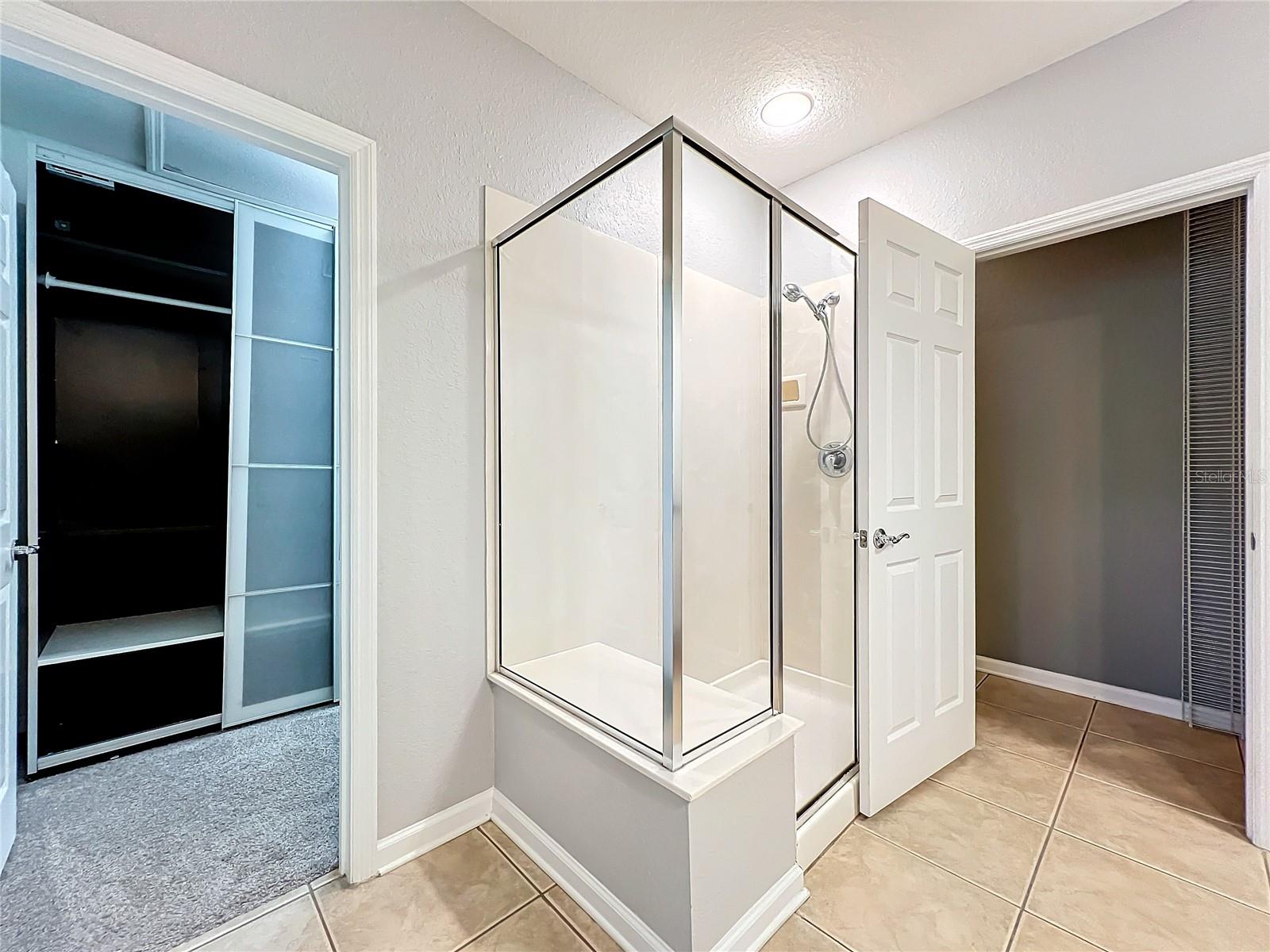 CARRIAGE HOMES/STONEBRIDGE COM - Residential Lease