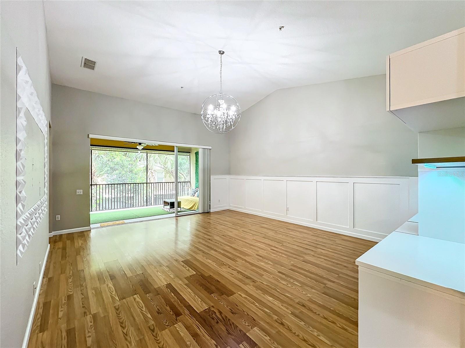 CARRIAGE HOMES/STONEBRIDGE COM - Residential Lease