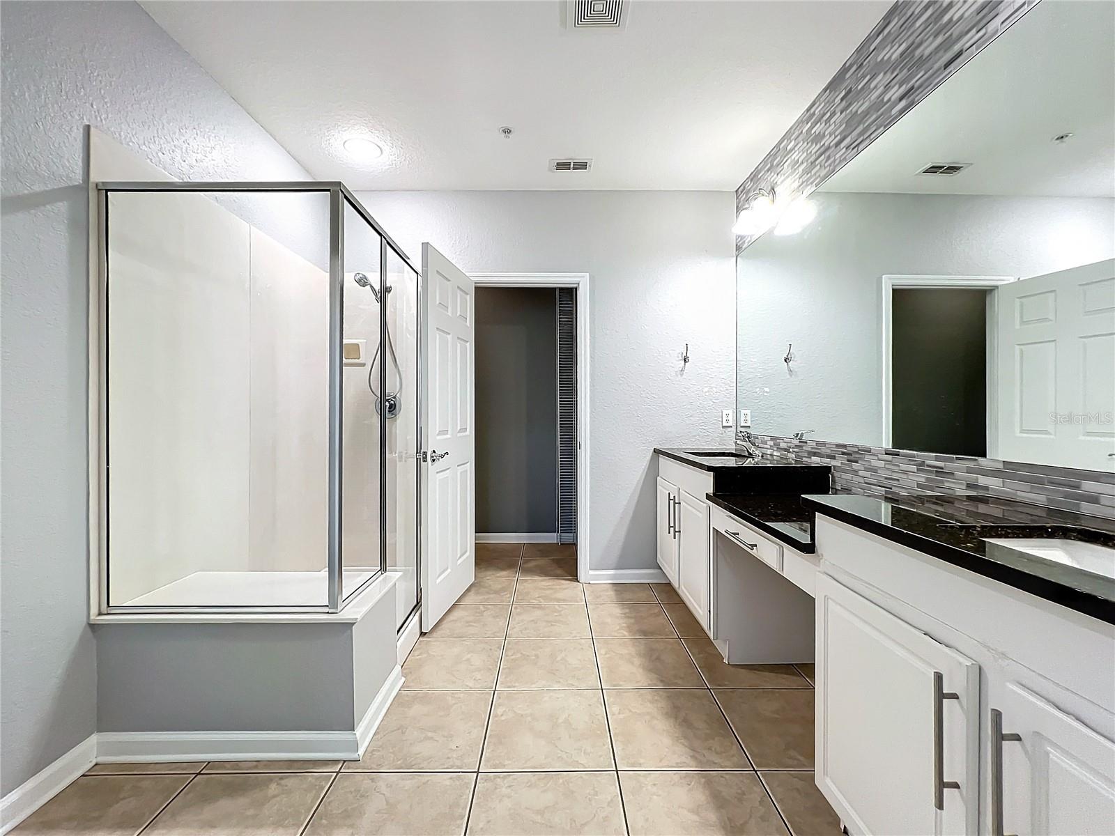CARRIAGE HOMES/STONEBRIDGE COM - Residential Lease