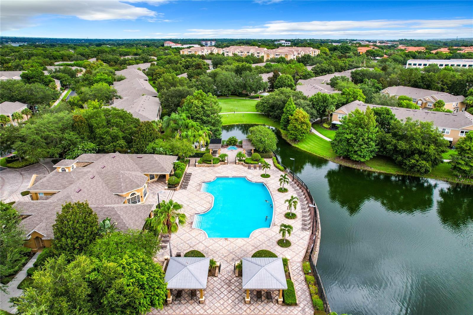 CARRIAGE HOMES/STONEBRIDGE COM - Residential Lease