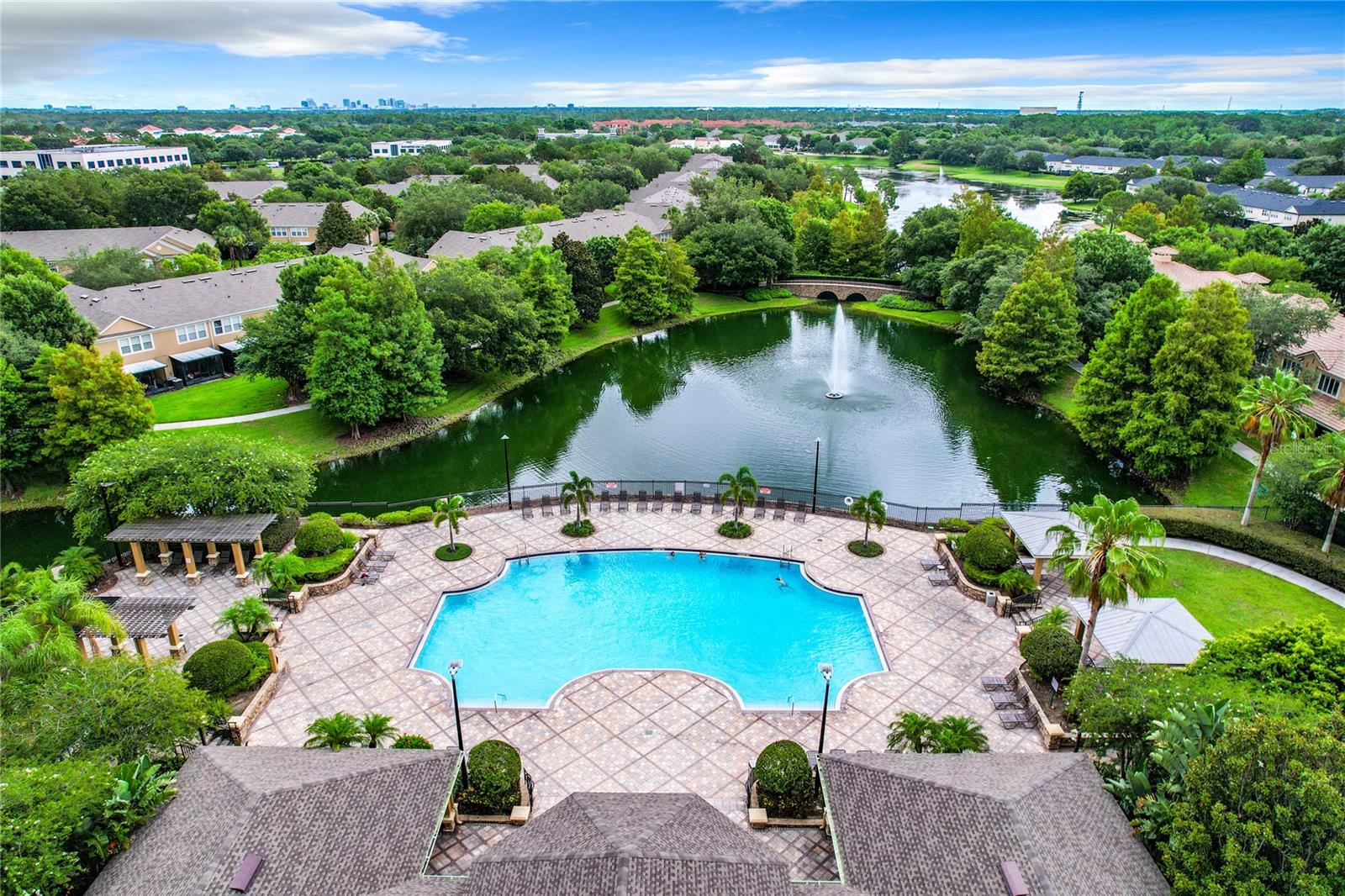 CARRIAGE HOMES/STONEBRIDGE COM - Residential Lease