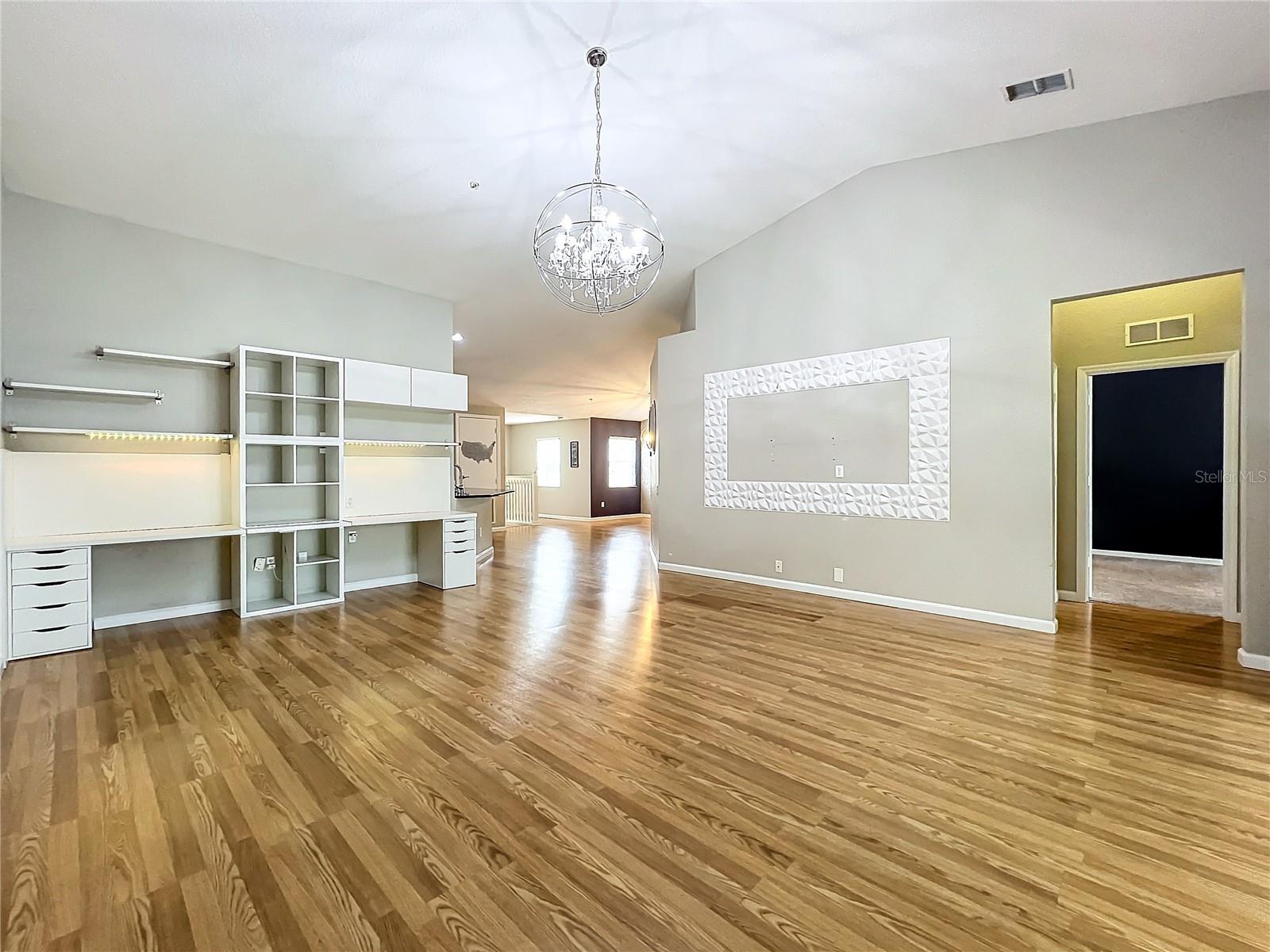 CARRIAGE HOMES/STONEBRIDGE COM - Residential Lease