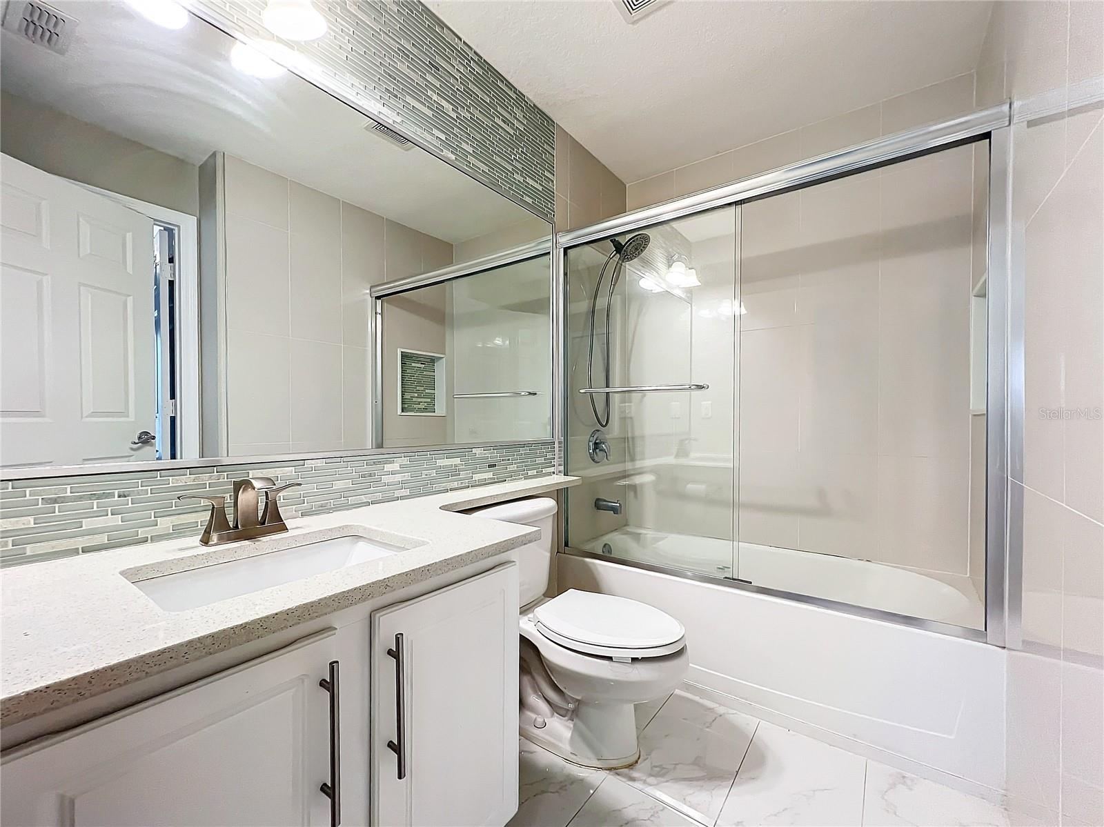CARRIAGE HOMES/STONEBRIDGE COM - Residential Lease