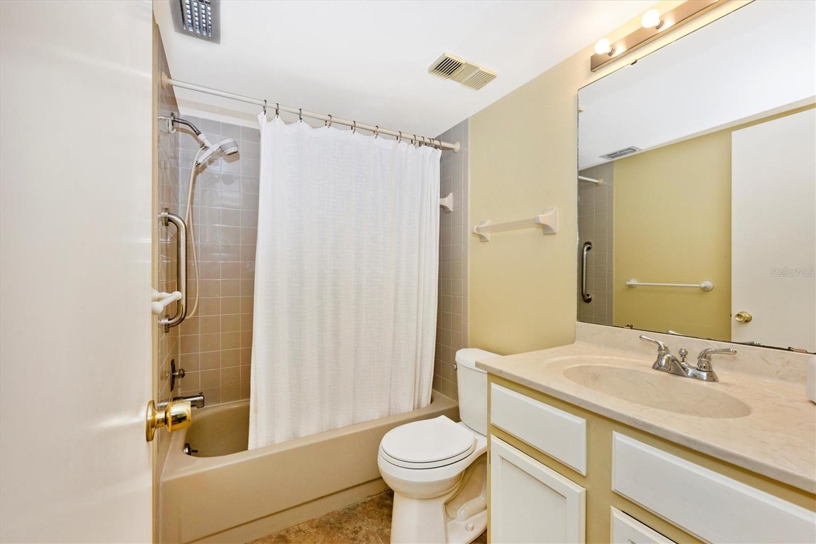 VILLAGE LAKE - Residential Lease