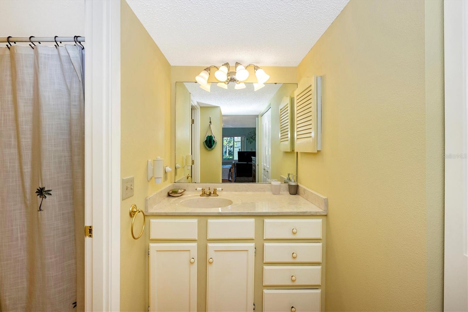 VILLAGE LAKE - Residential Lease