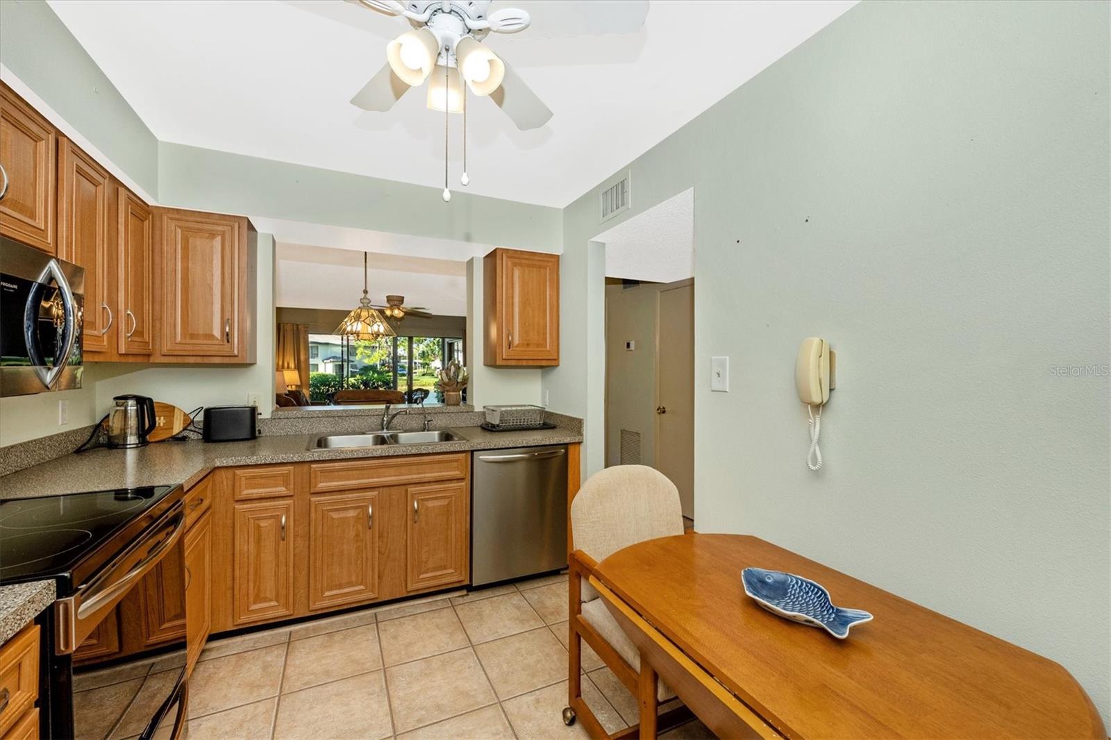 VILLAGE LAKE - Residential Lease