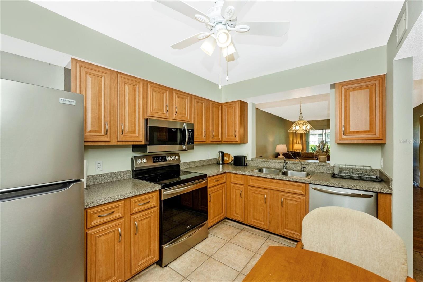 VILLAGE LAKE - Residential Lease