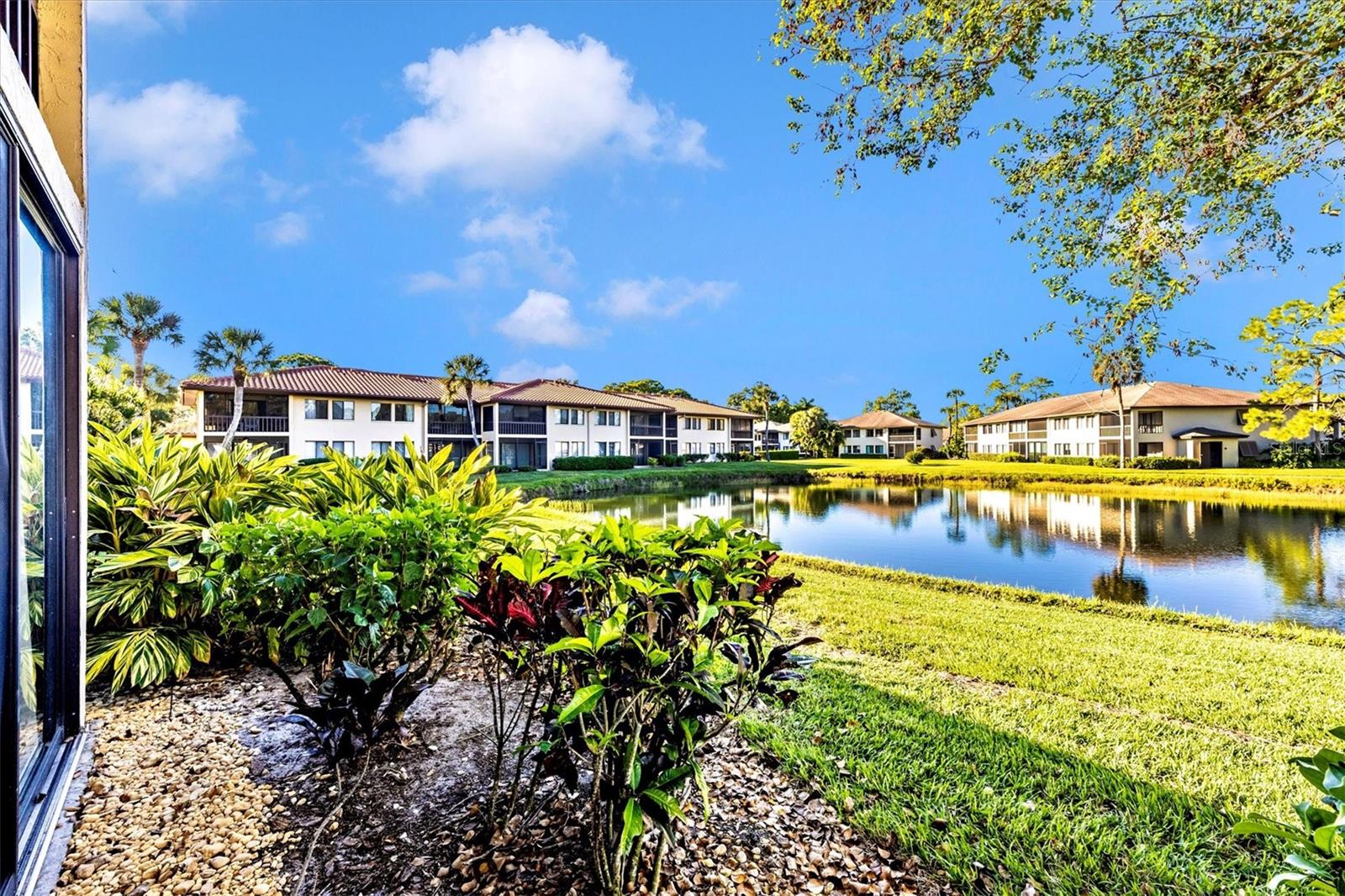 VILLAGE LAKE - Residential Lease