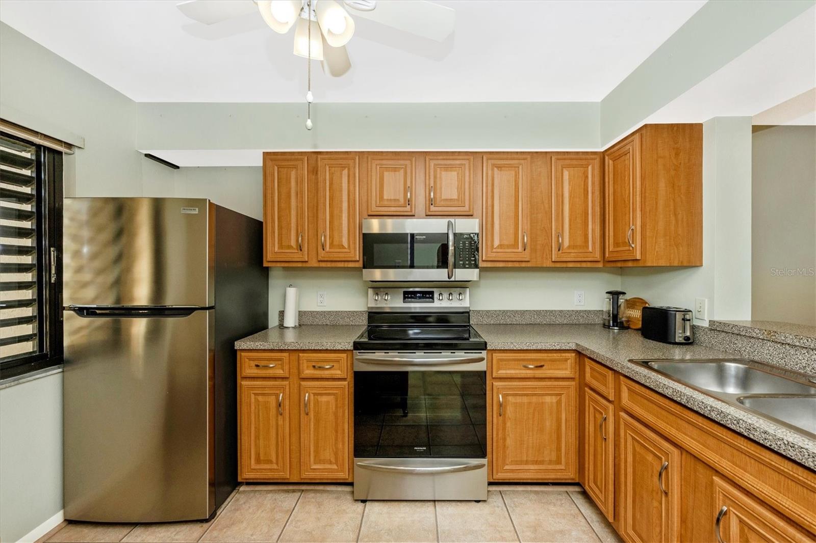 VILLAGE LAKE - Residential Lease