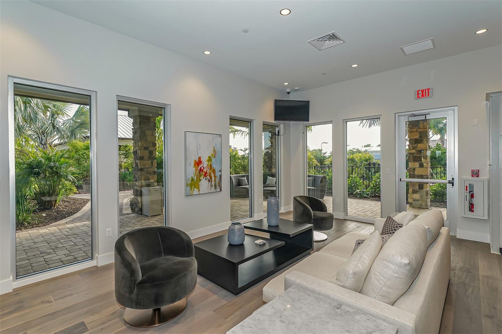 LEGACY ESTATES ON PALMER RANCH - Residential