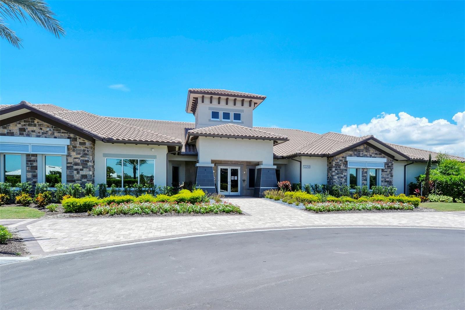 LEGACY ESTATES ON PALMER RANCH - Residential