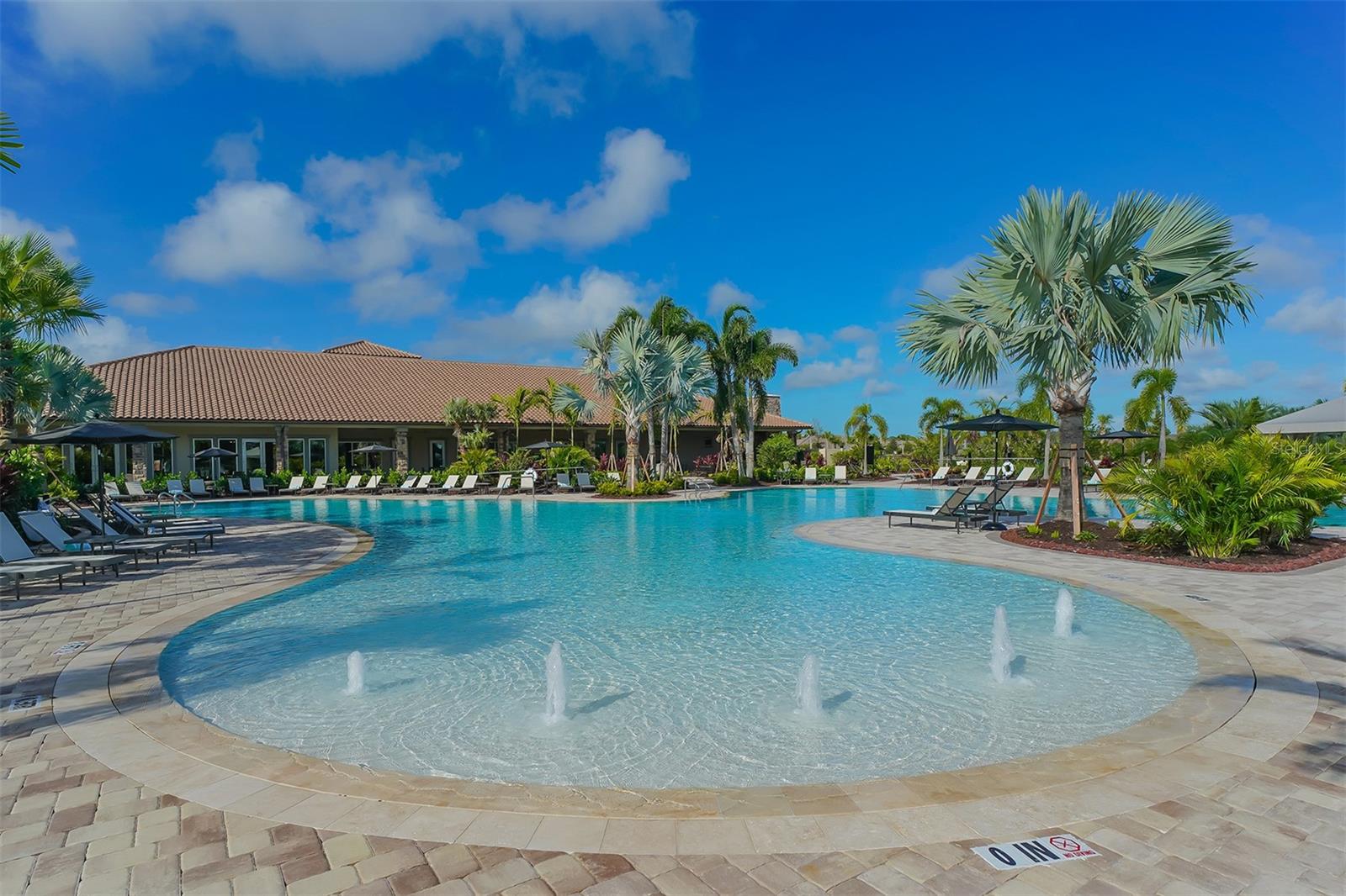 LEGACY ESTATES ON PALMER RANCH - Residential