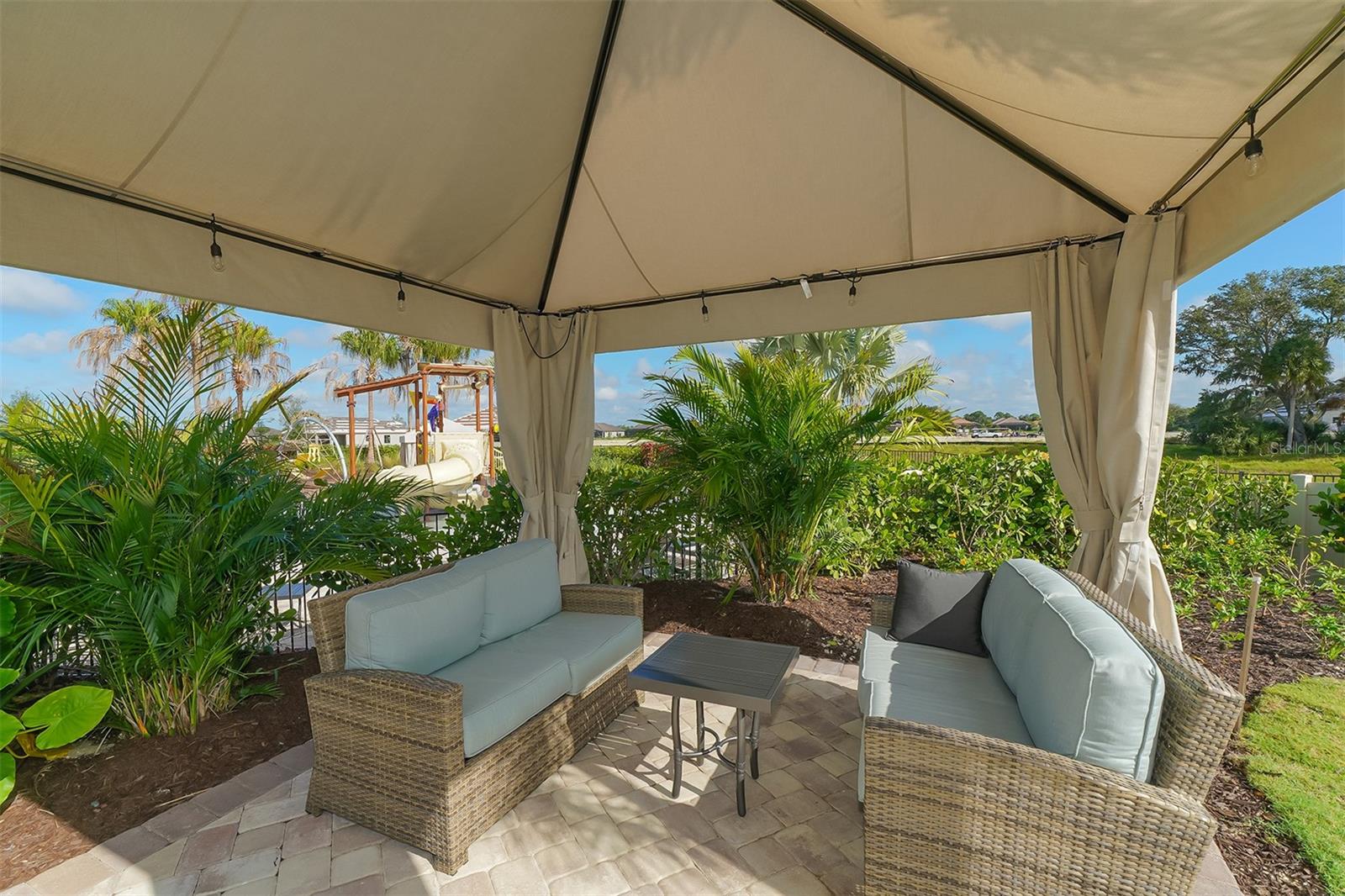 LEGACY ESTATES ON PALMER RANCH - Residential