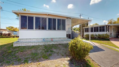 Photo of 301 Brazil Court #95, Bradenton, FL 34207 (MLS # A4685449)