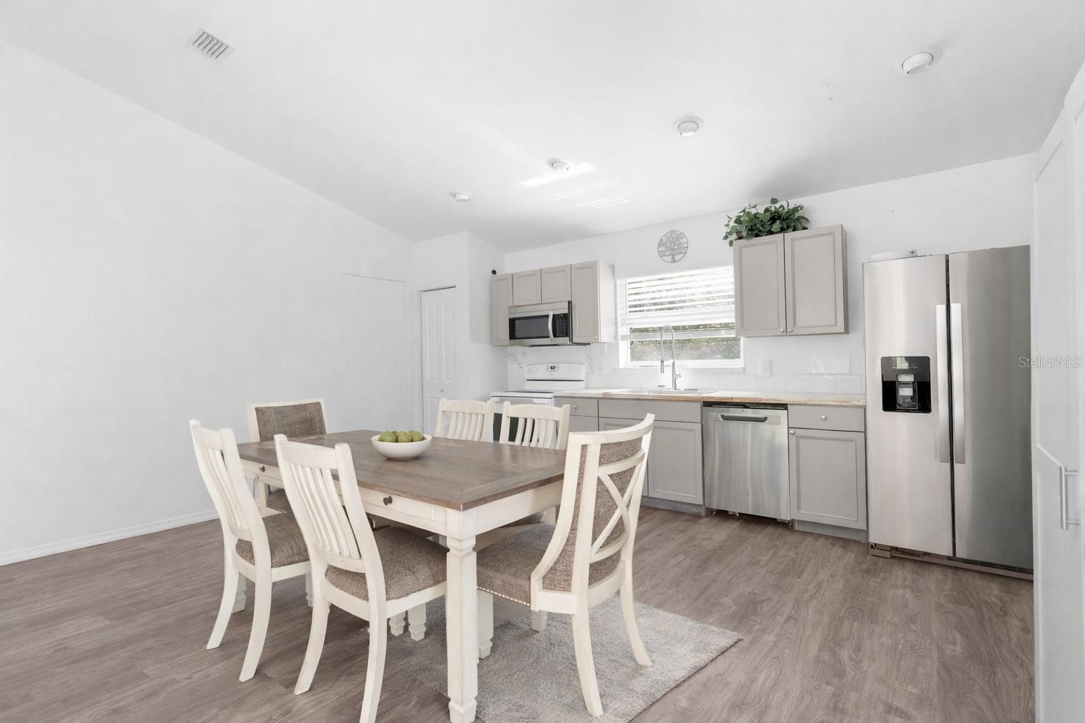 ROYAL HIGHLANDS - Residential