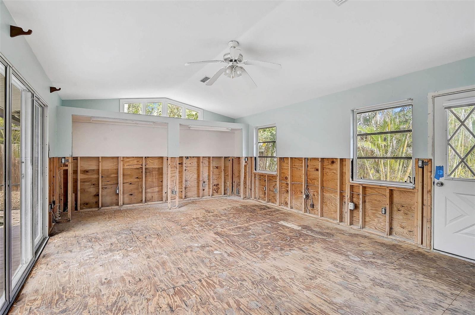 SARASOTA BEACH - Land