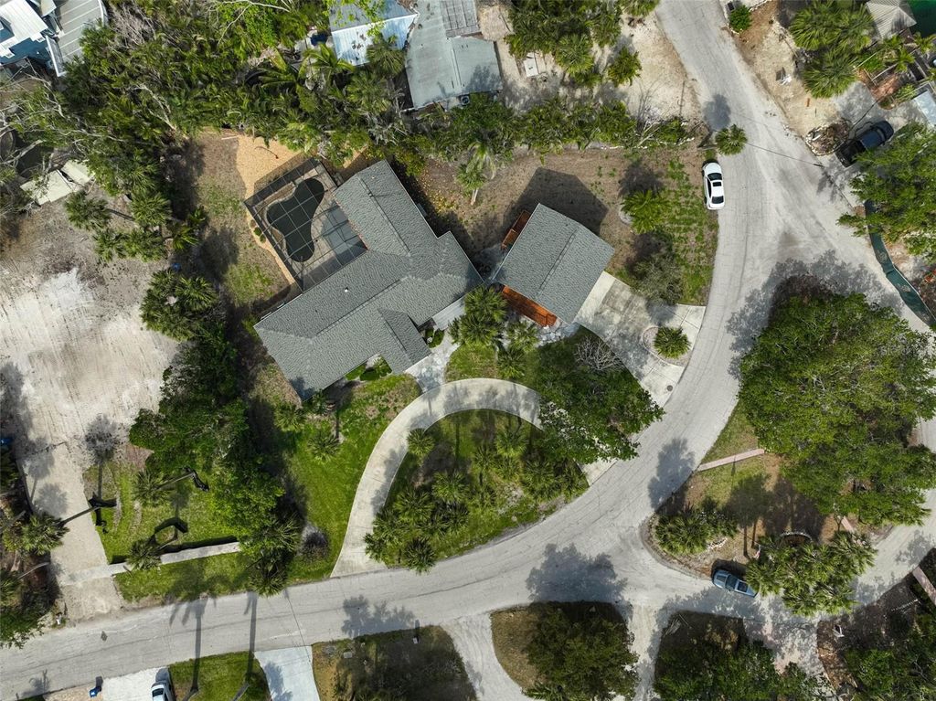 Photo of 105 Island Circle, Sarasota, FL 34242 (MLS # A4647819)