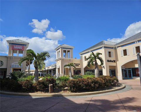 A home in PARRISH