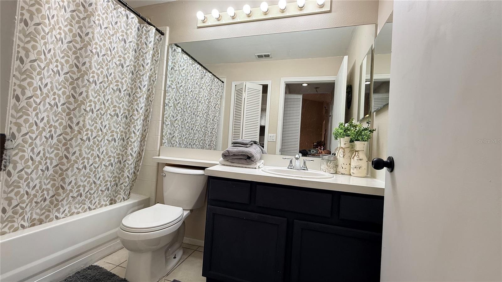 FAIRWAY GLEN AT MEADOW WOODS CONDO - Residential