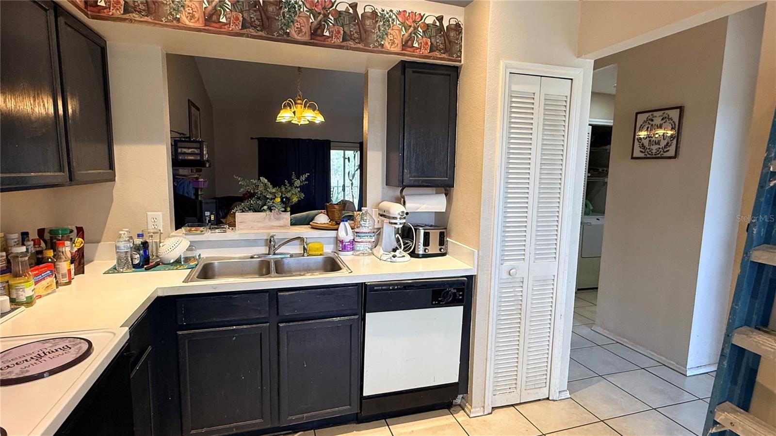 FAIRWAY GLEN AT MEADOW WOODS CONDO - Residential