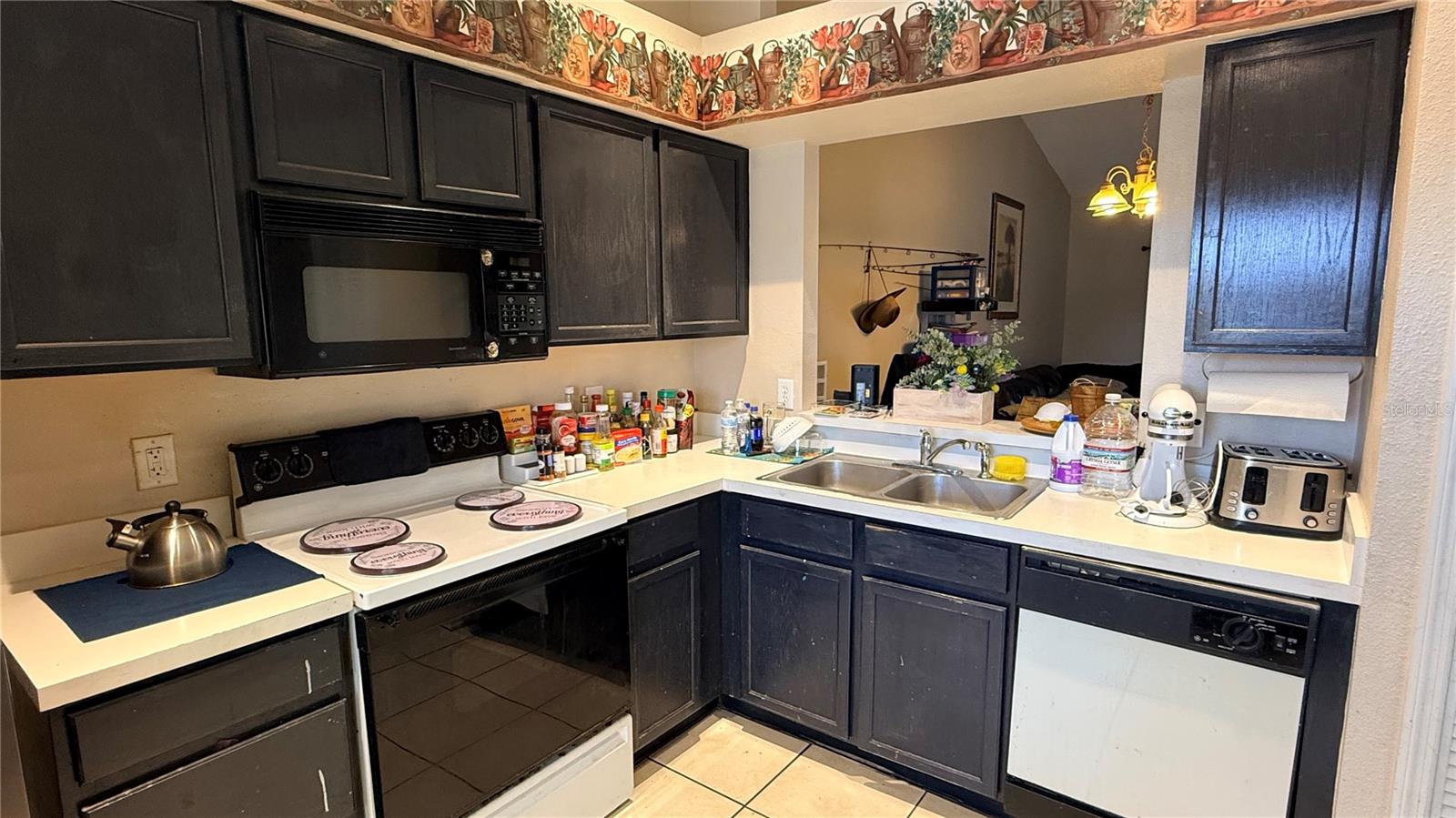 FAIRWAY GLEN AT MEADOW WOODS CONDO - Residential