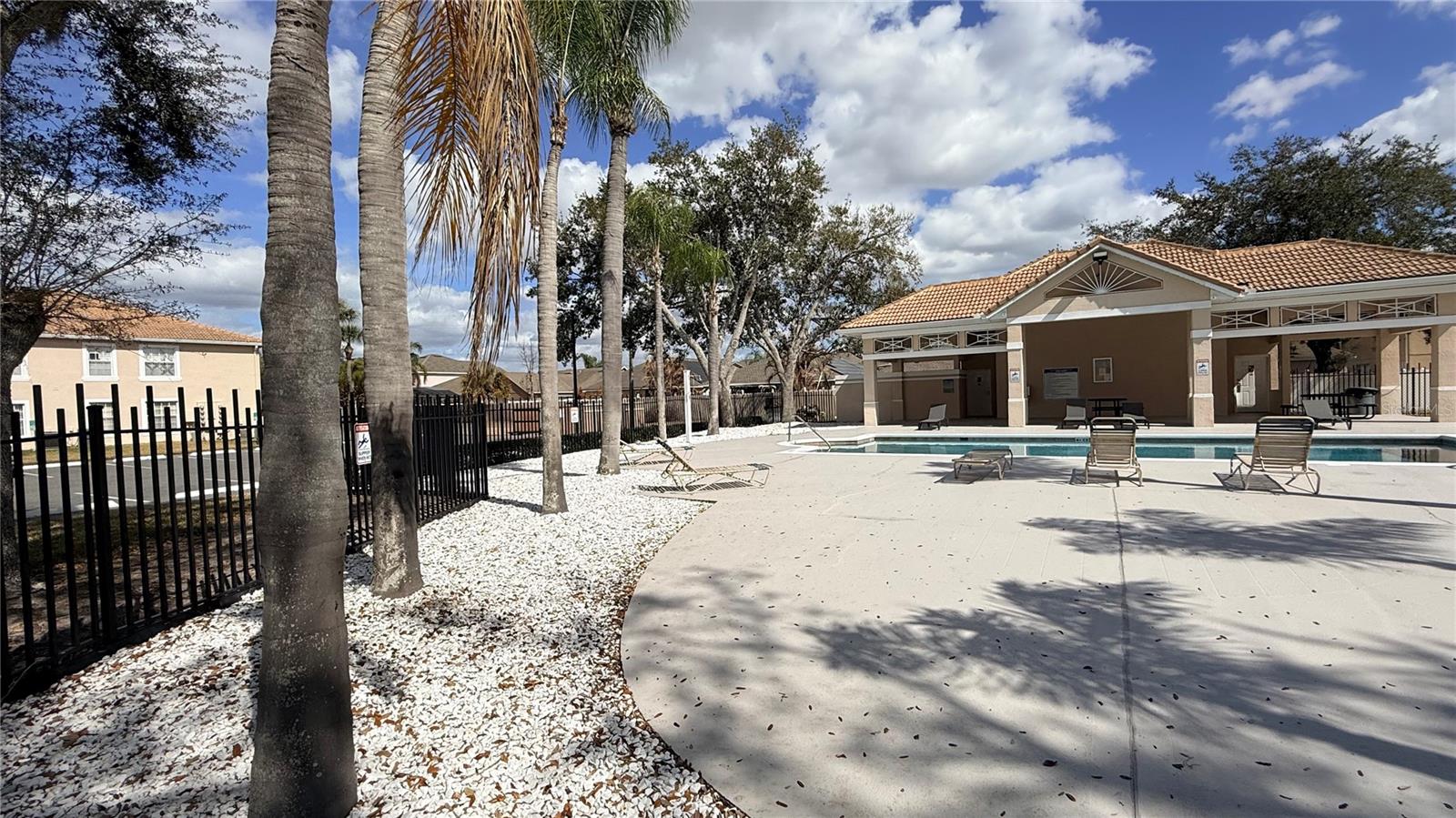 FAIRWAY GLEN AT MEADOW WOODS CONDO - Residential