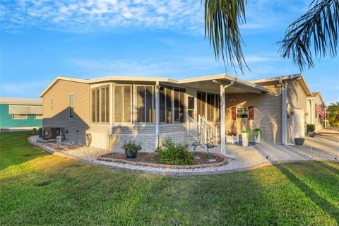 A home in PALMETTO