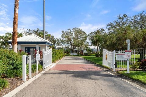 A home in PALMETTO