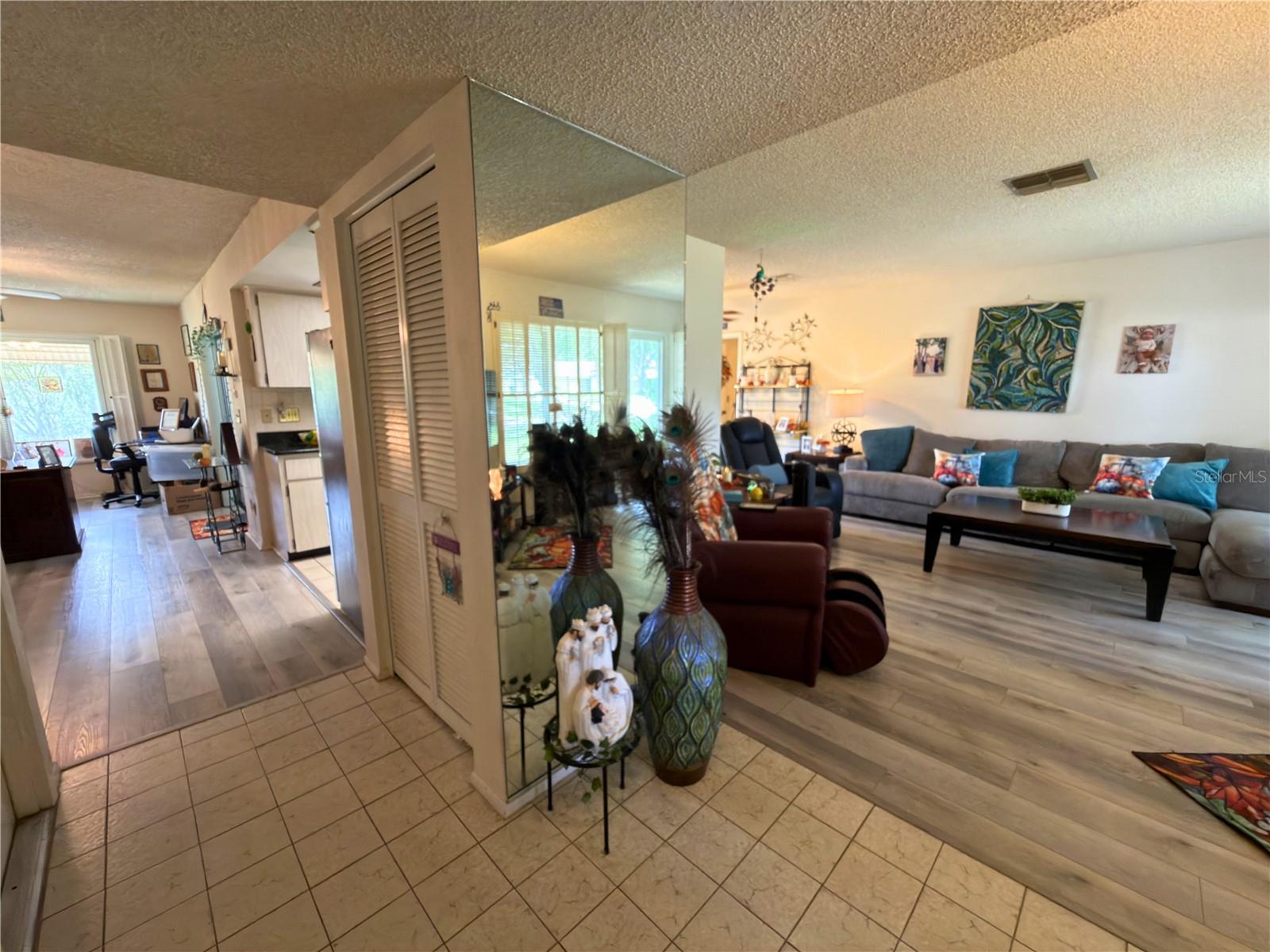 1382 GLENGARRY DRIVE