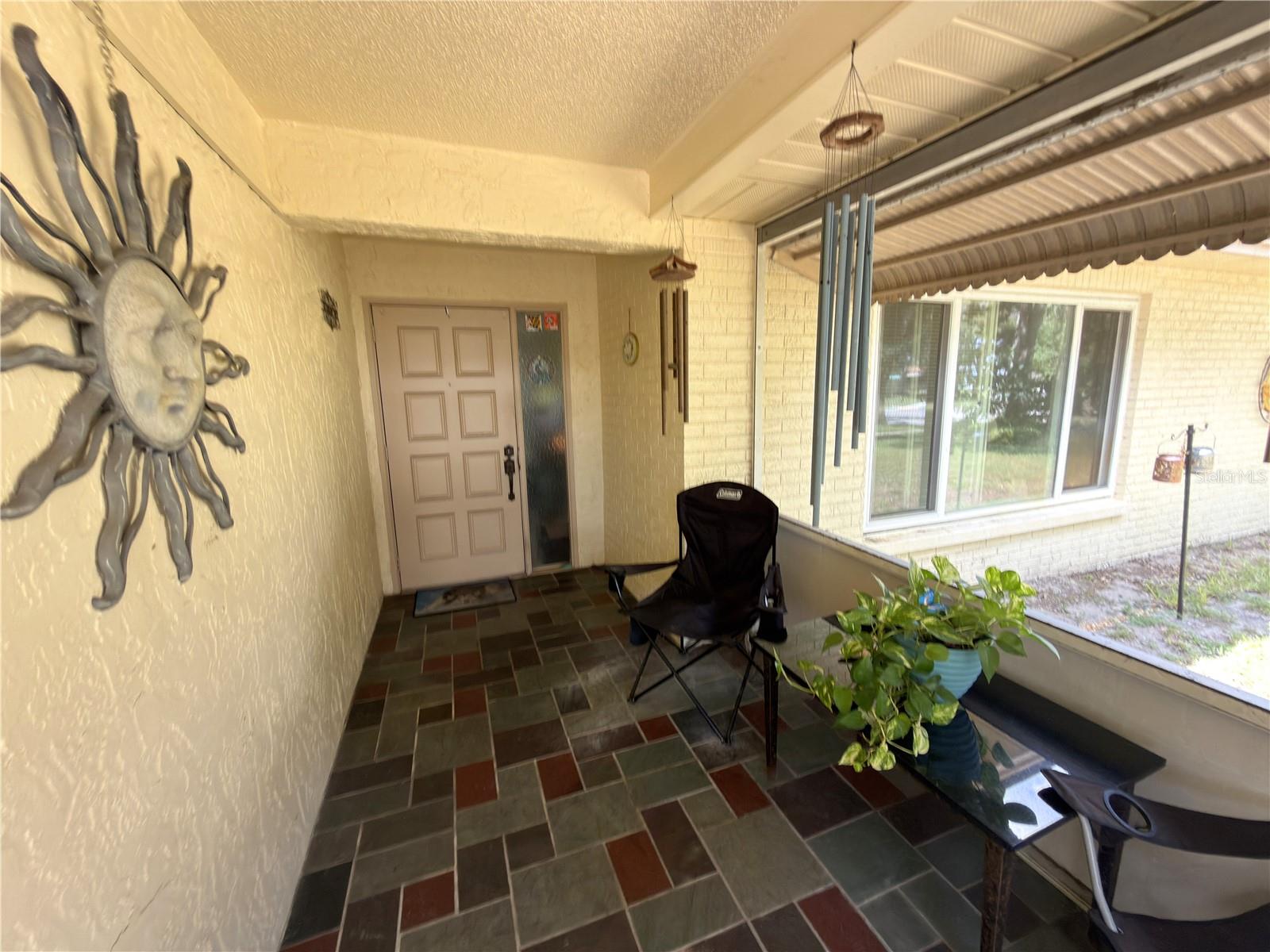 1382 GLENGARRY DRIVE