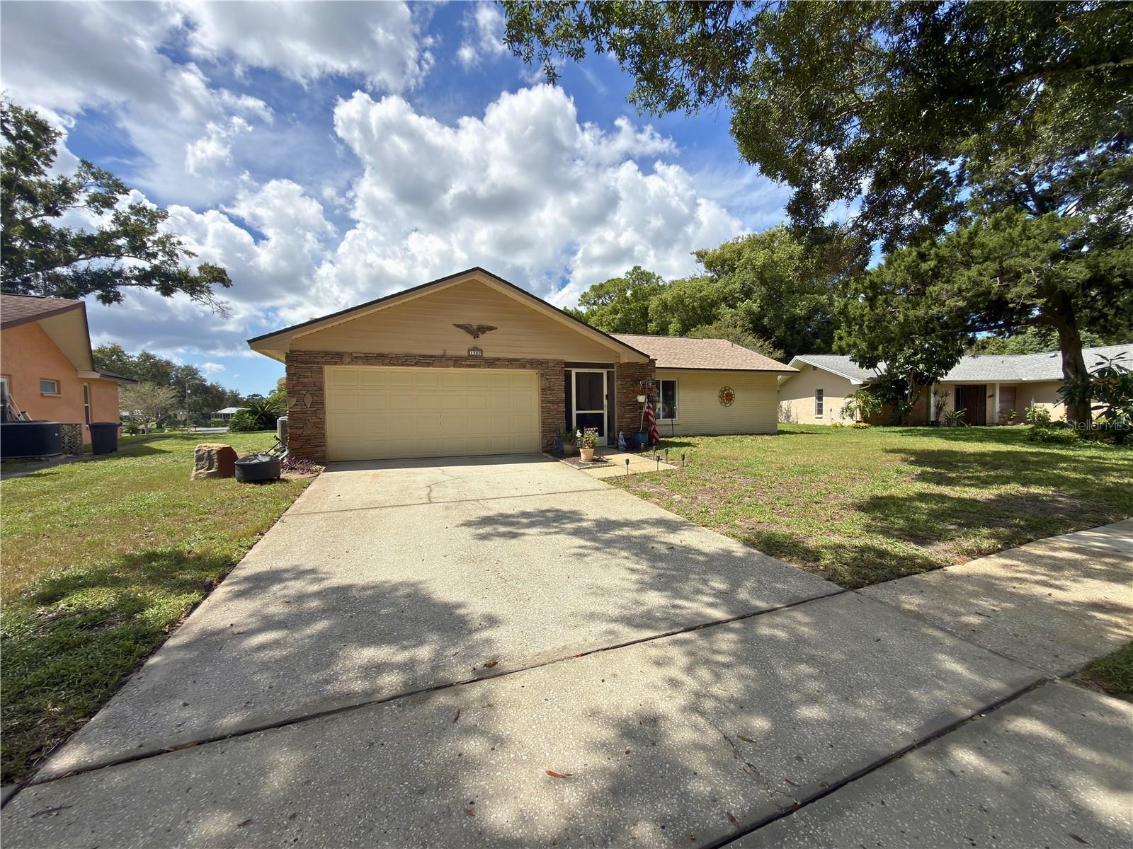 1382 GLENGARRY DRIVE