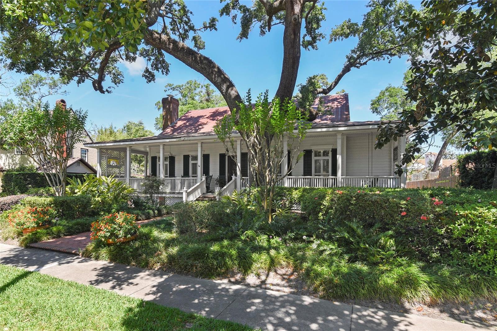 1233 GOLDEN LANE