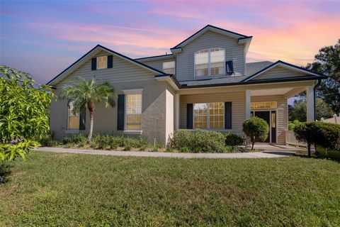 A home in LAKELAND