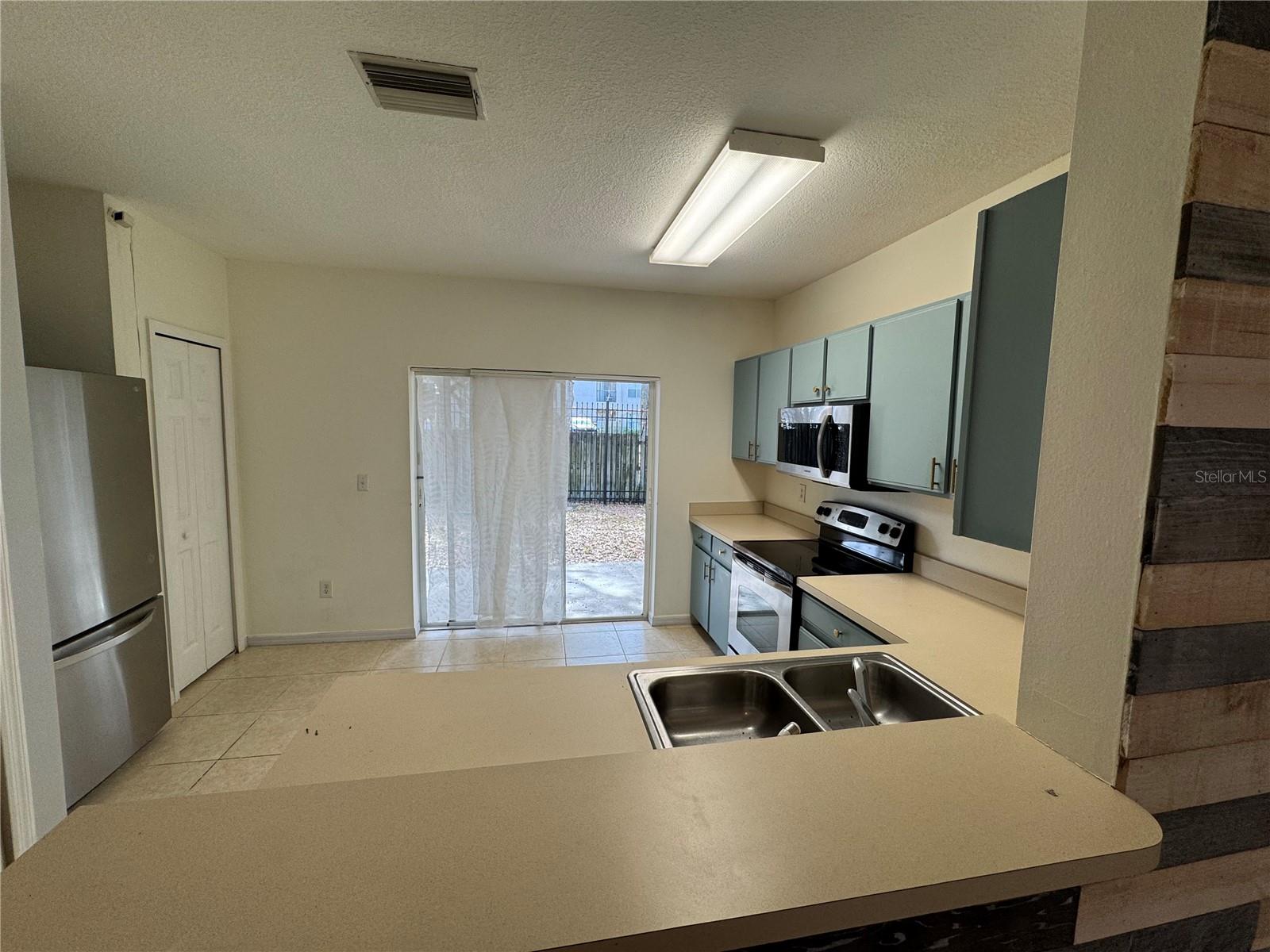 OSPREY RUN TWNHMS PH 2 - Residential Lease