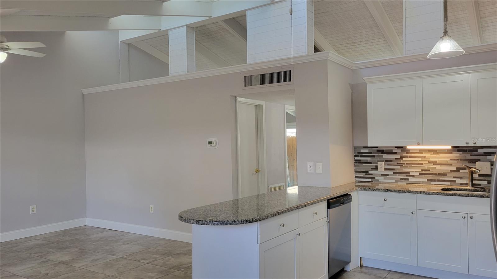 JEFFERSON CLUB - Residential Lease