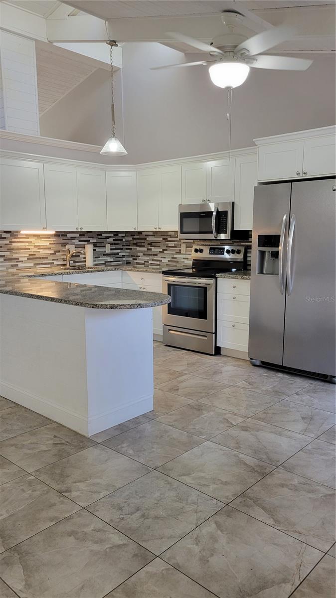 JEFFERSON CLUB - Residential Lease