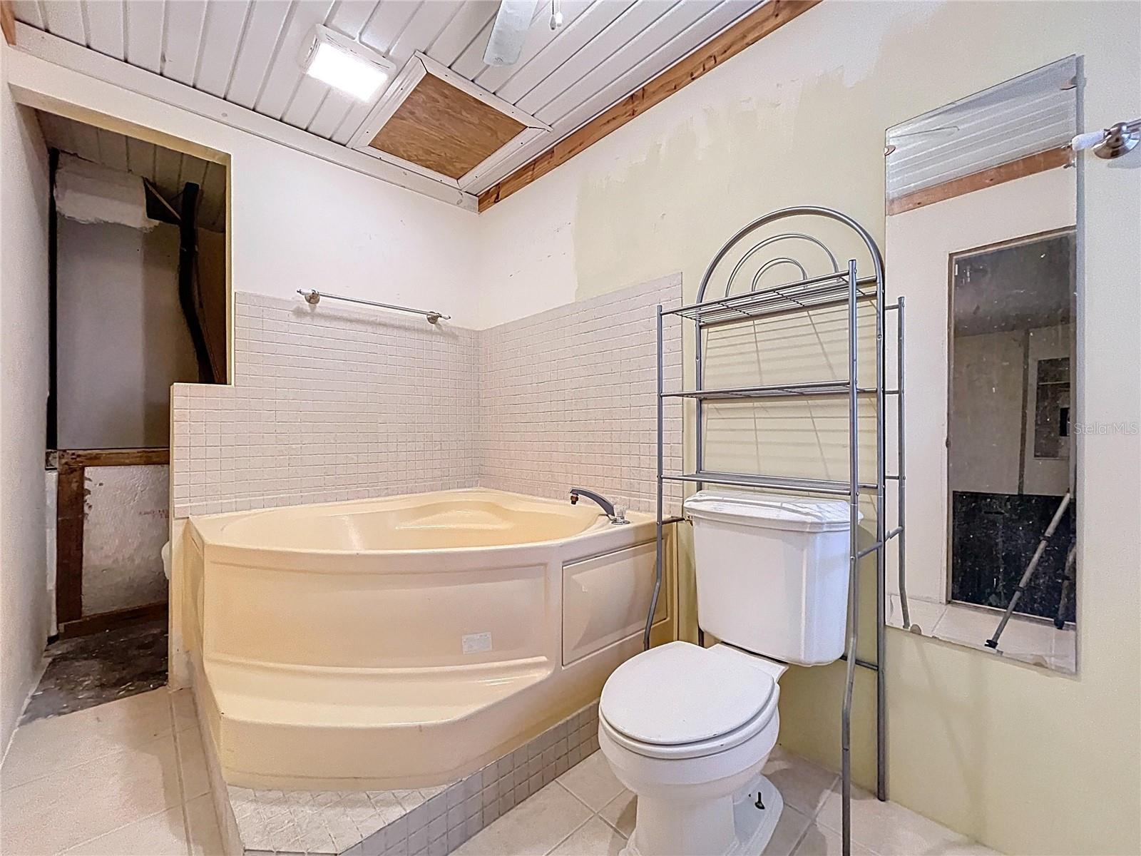 HULL LAURA V ADD - Residential