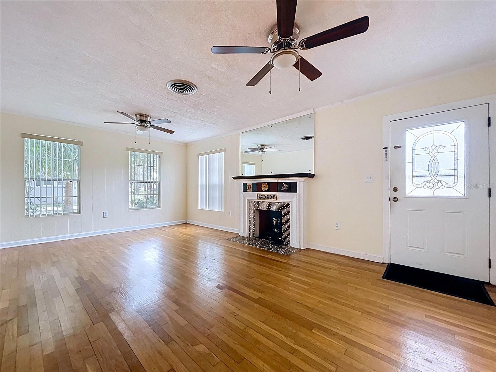 HULL LAURA V ADD - Residential