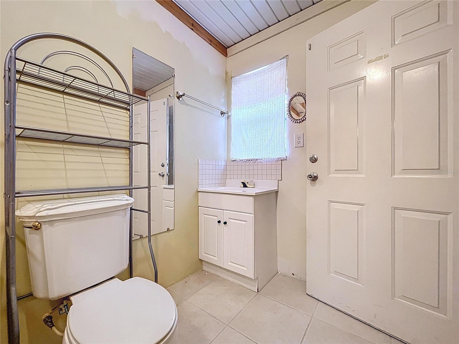 HULL LAURA V ADD - Residential