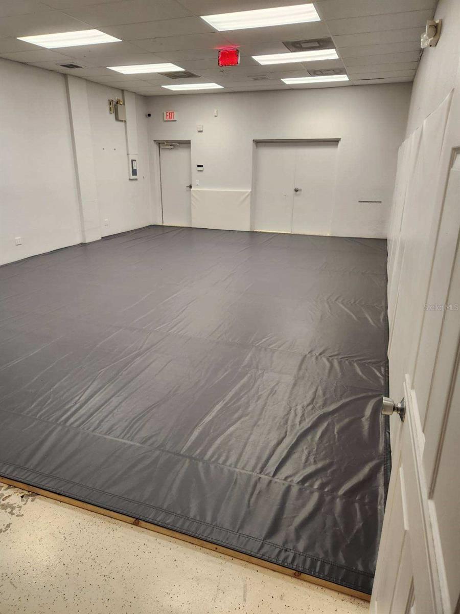 SANDHILL GARDEN PK/COMMERCE - Commercial Lease