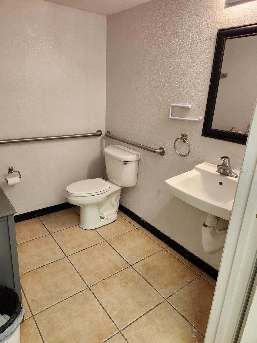 SANDHILL GARDEN PK/COMMERCE - Commercial Lease