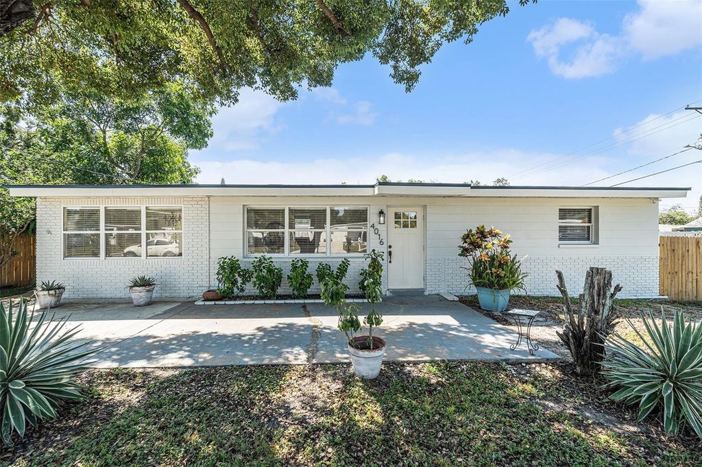 Photo of 4016 W Montgomery Terrace, Tampa, FL 33616 (MLS # TB8429578)