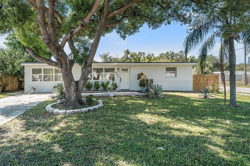 Photo of 4016 W Montgomery Terrace, Tampa, FL 33616 (MLS # TB8429578)